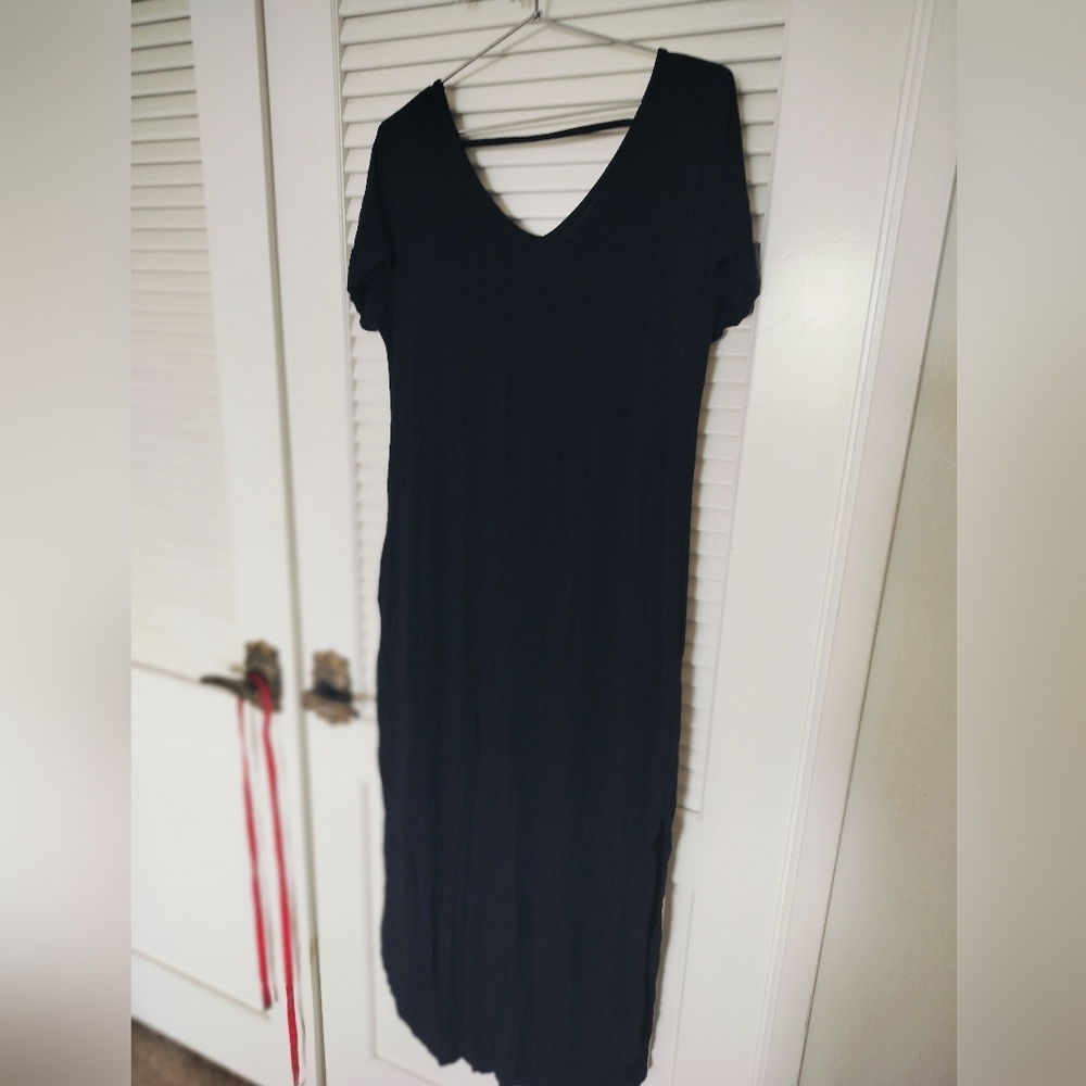 Women's 95% Rayon Black V Neck T-shirt Dress w/Side Slits & Pockets Size Medium